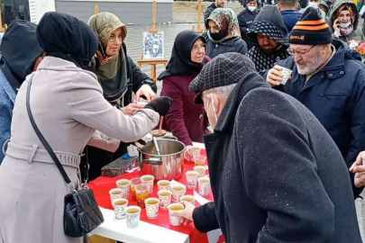 Bursa'da Saadet Partili kadınlardan üzüm hoşafı ikramı