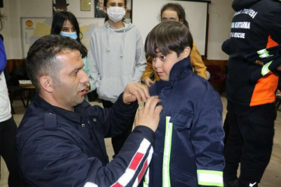 Manisa'da özel öğrenciler itfaiye teşkilatının konuğu oldu