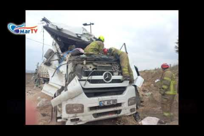 TIR KAZASINDA ŞOFÖR SIKIŞTIĞI ARAÇTAN KURTARILDI